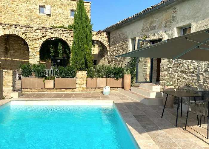 La Maison Des Vendangeurs - Table D'Hotes Le Soir Du Jeudi Au Dimanche- Jacuzzi - Balneo Spa - Acces Piscine Pour Toutes Les Chambres Sauf Studio Coquet- Piscine De Mai A Mi-Octobre